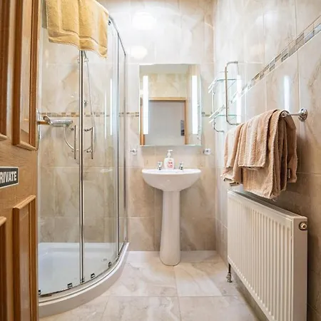 Bertra House Bed & Breakfast 3*