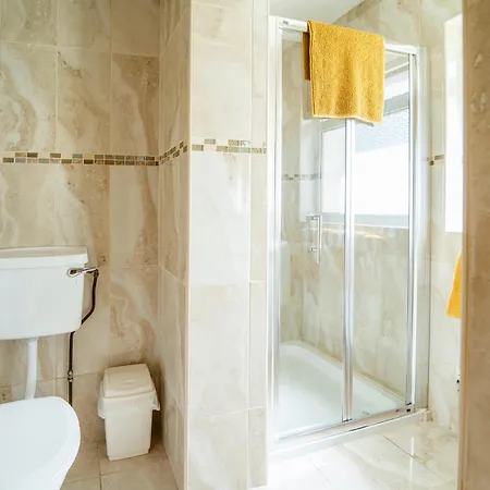 Bertra House Bed & Breakfast